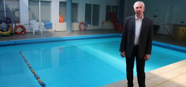 Dyrektor gimnazjum Jacek Indeka zauważa, że jeśli basen nie zostanie zmodernizowany do końca marca 2016 r., sanepid go zamknie