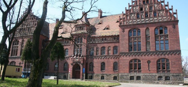 Podczas I wojny światowej w budynku Paleji mieściła się siedziba naczelnego dowództwa sił niemieckich.