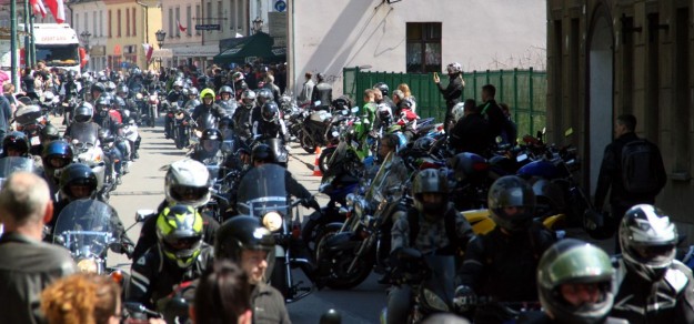 Parada motocykli ulicami Pszczyny i okolicznych wsi rozpocznie się o godz. 13.00.