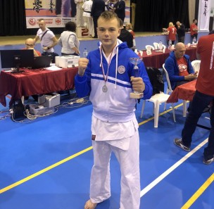 Kolejne złoto Oskara Witka w turnieju karate kuyokushin