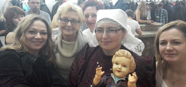 Teresa Urbańczyk (druga od prawej) wraz z delegacją z gminy Miedźna, która pojechała do Zabrza, by kibicować uczestnikom konkursu (fot. GOK Miedźna)