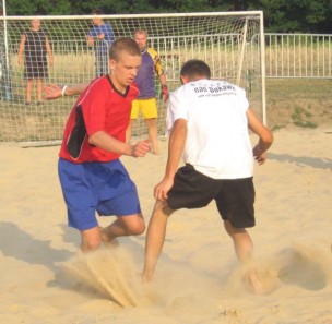 Zagraj w piłkę na piasku!