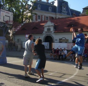 Koszykówka uliczna na Rynku