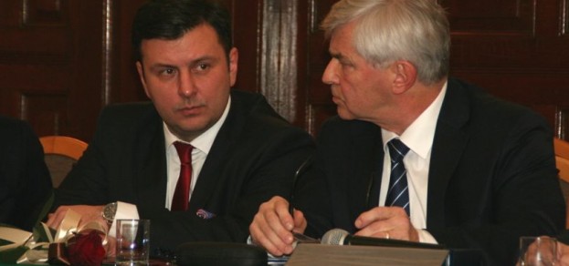 Paweł Sadza i Krystian Szostak. To oni będą rządzić powiatem w nowej kadencji.