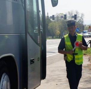 Policjanci sprawdzali trzeźwość wśród kierowców autobusów