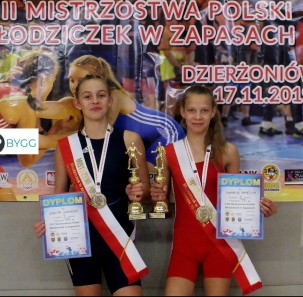 Amelia Tomala i Wanesa Kania na podium Mistrzostw Polski