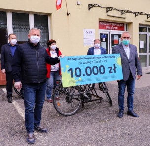 Radni i burmistrz przekazali 10 tys. zł na pszczyński szpital