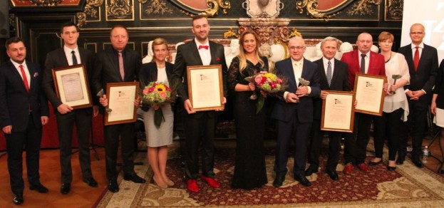 Tegoroczni laureaci nagrody (fot. Powiat Pszczyński)