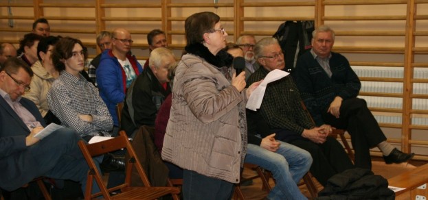 Na zebraniu w Piasku pojawiło się 75 mieszkańców. Dyskusję zdominowała tradycyjnie kwestia stanu dróg