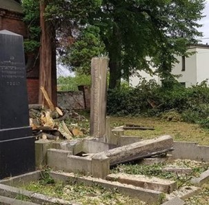 Trwa zbiórka na ratowanie cmentarza żydowskiego w Pszczynie