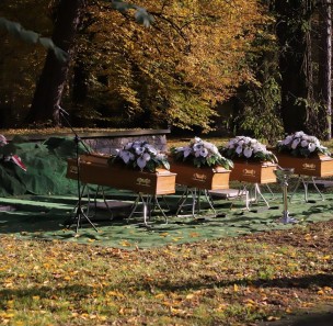Pochowano ciała lotników radzieckich