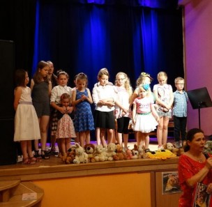 Dzieci zaśpiewały dla przedszkolaków 