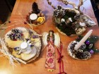 Przykłady ozdób, które będą na charytatywnym kiermaszu hospicjum podczas Pszczyńskiego Jarmarku Świątecznego (fot. Hospicjum św. Ojca Pio)