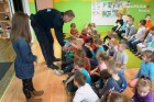 Policjanci u przedszkolaków (fot. KPP Pszczyna)