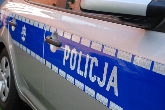 40-latek uszkodził policyjny radiowóz