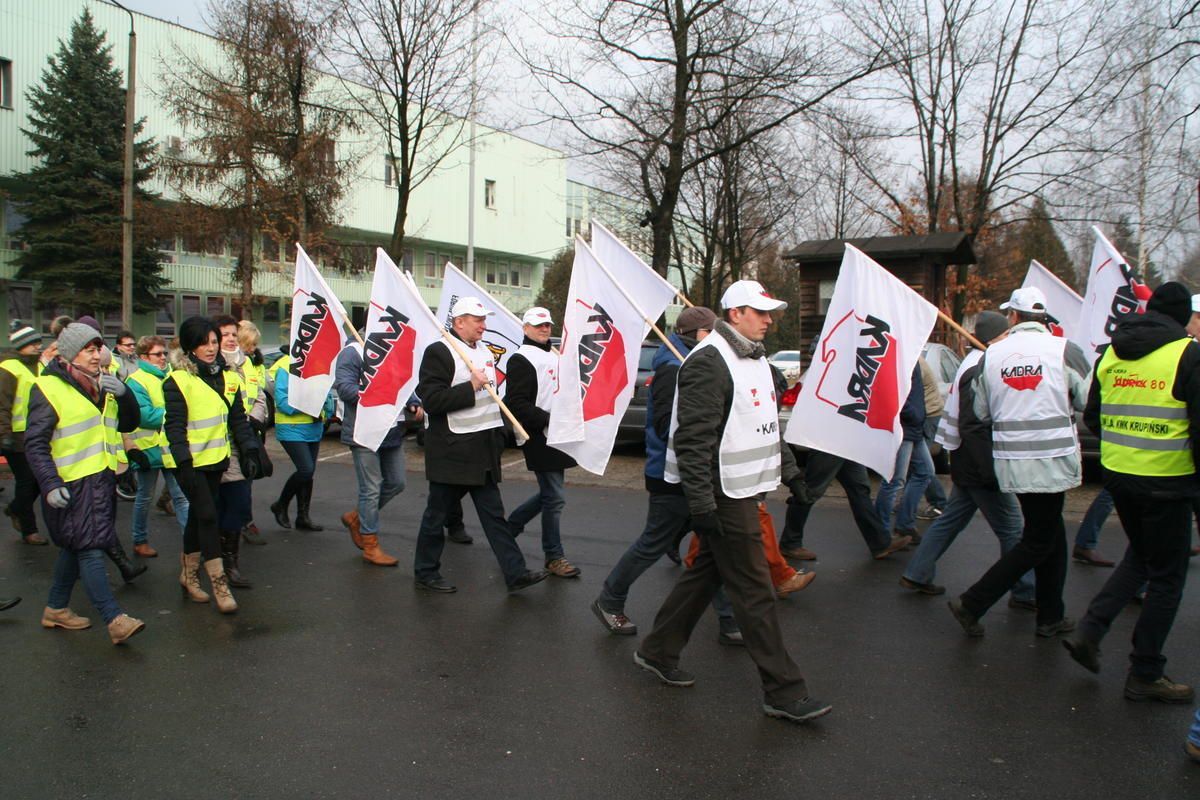 Pracownice i żony górników z Krupińskiego pojechały do premier Szydło z petycją ws. kopalni