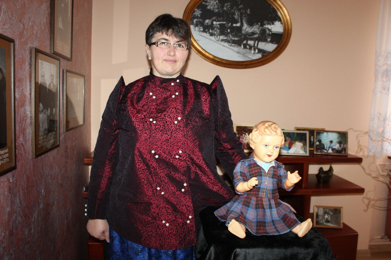 72-letnia lalka towarzyszyła Teresie Urbańczyk podczas wygranego konkursu
