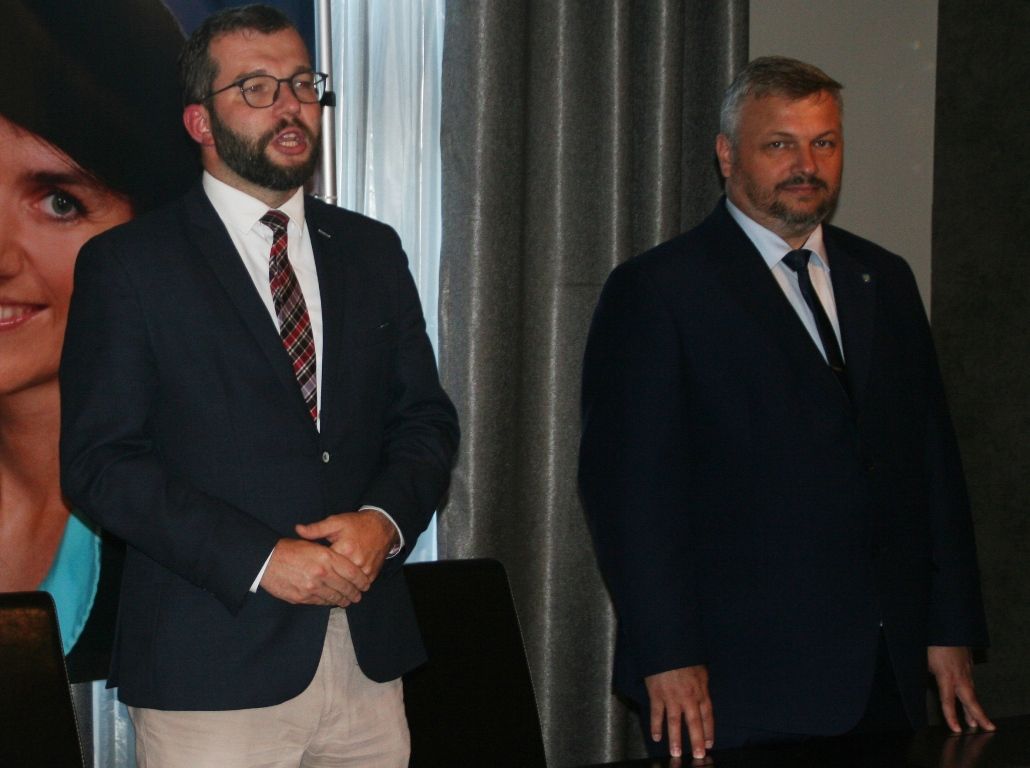 Grzegorz Gaża (z prawej) będzie radnym wojewódzkim drugą kadencję.