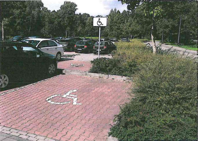 parking przy ul. Żorskiej w Pszczynie (obok parku), fot. A. Gardiasz