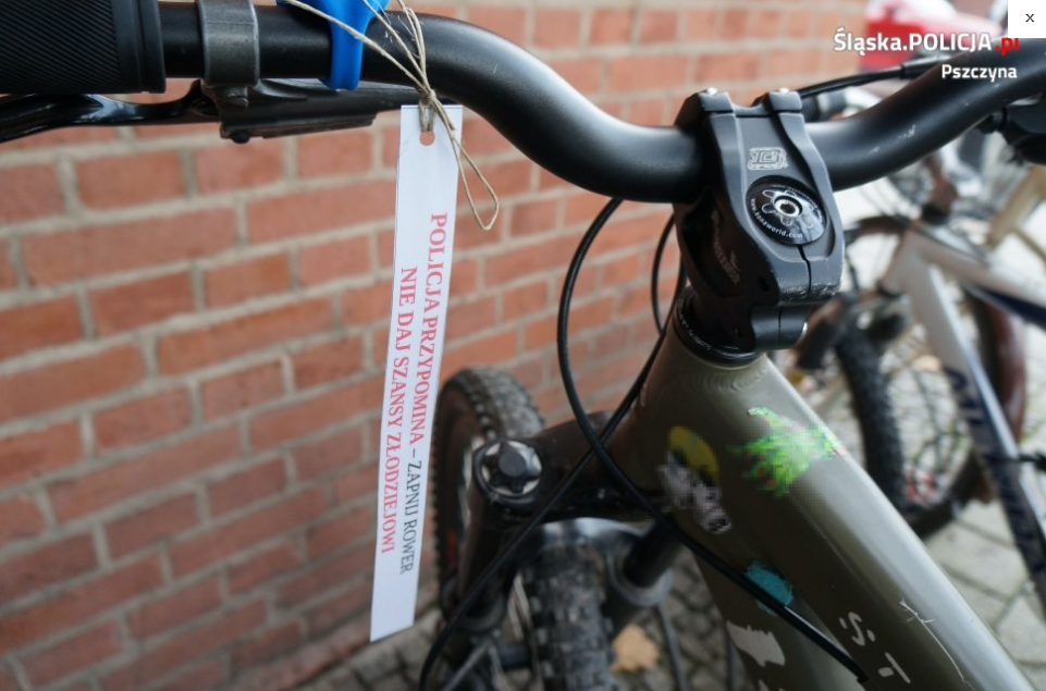 Pszczyńska policja przypomniała dziś rowerzystom o zapinaniu rowerów